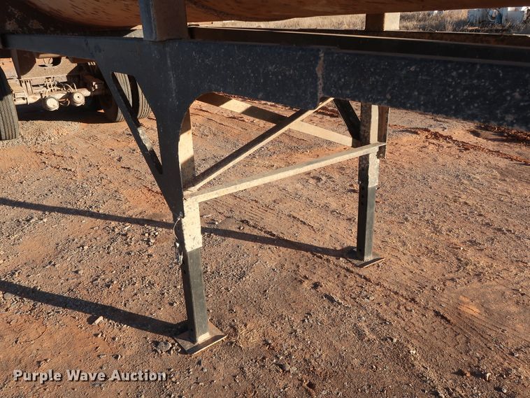 image for item GD9887 2004 Clement Rockstar end dump trailer