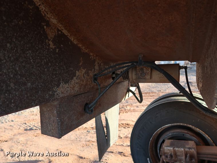 image for item GD9887 2004 Clement Rockstar end dump trailer