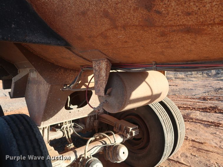 image for item GD9887 2004 Clement Rockstar end dump trailer