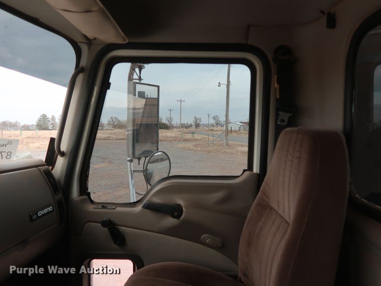 image for item GD9907 2005 Mack CHN613 semi truck