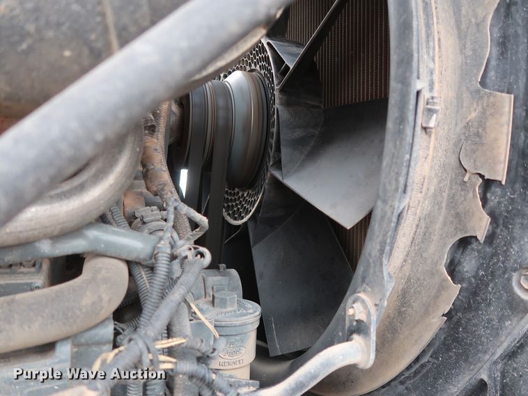 image for item GD9907 2005 Mack CHN613 semi truck