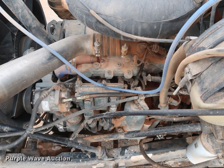 image for item GD9907 2005 Mack CHN613 semi truck