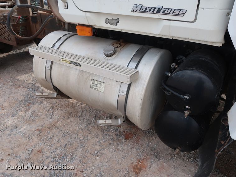 image for item GD9907 2005 Mack CHN613 semi truck