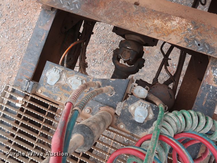 image for item GD9907 2005 Mack CHN613 semi truck