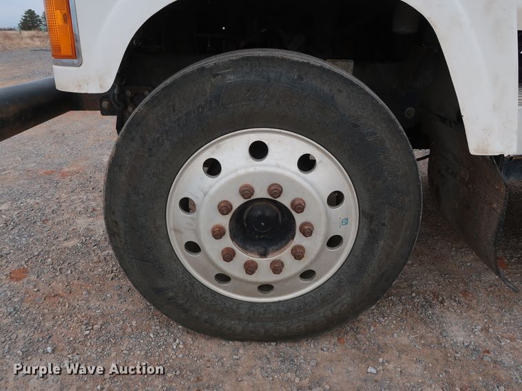 image for item GD9907 2005 Mack CHN613 semi truck