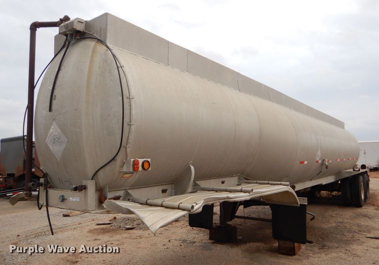 image for item GE9500 1961 Moser tank trailer