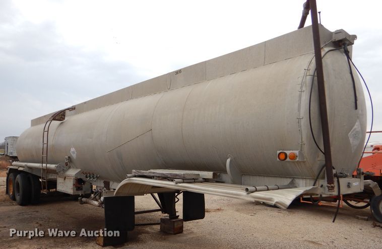 image for item GE9500 1961 Moser tank trailer