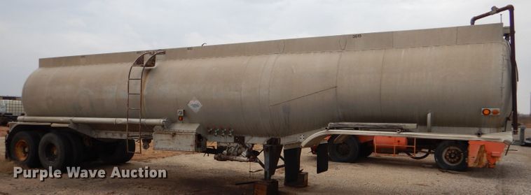 image for item GE9500 1961 Moser tank trailer