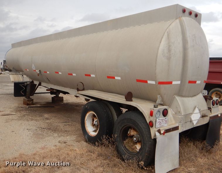 image for item GE9500 1961 Moser tank trailer
