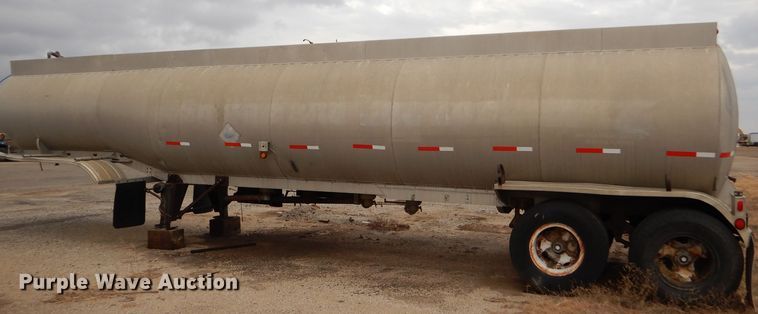 image for item GE9500 1961 Moser tank trailer