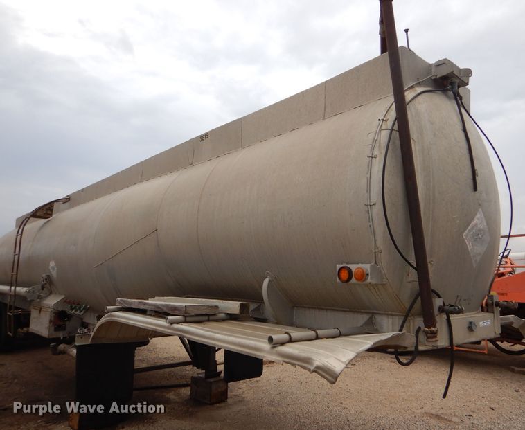 image for item GE9500 1961 Moser tank trailer
