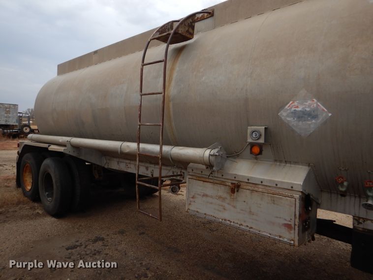 image for item GE9500 1961 Moser tank trailer