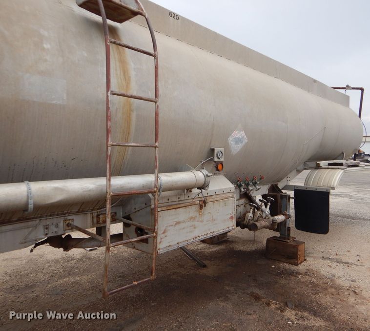 image for item GE9500 1961 Moser tank trailer