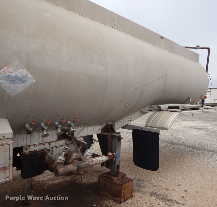 image for item GE9500 1961 Moser tank trailer