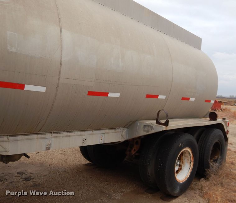 image for item GE9500 1961 Moser tank trailer