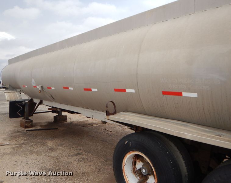 image for item GE9500 1961 Moser tank trailer