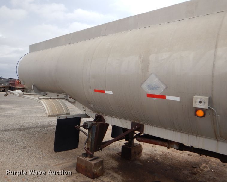 image for item GE9500 1961 Moser tank trailer
