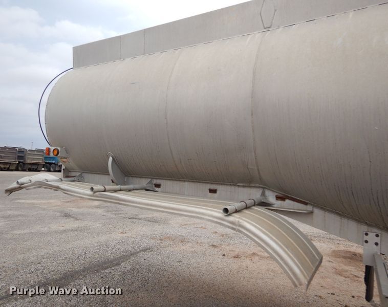 image for item GE9500 1961 Moser tank trailer