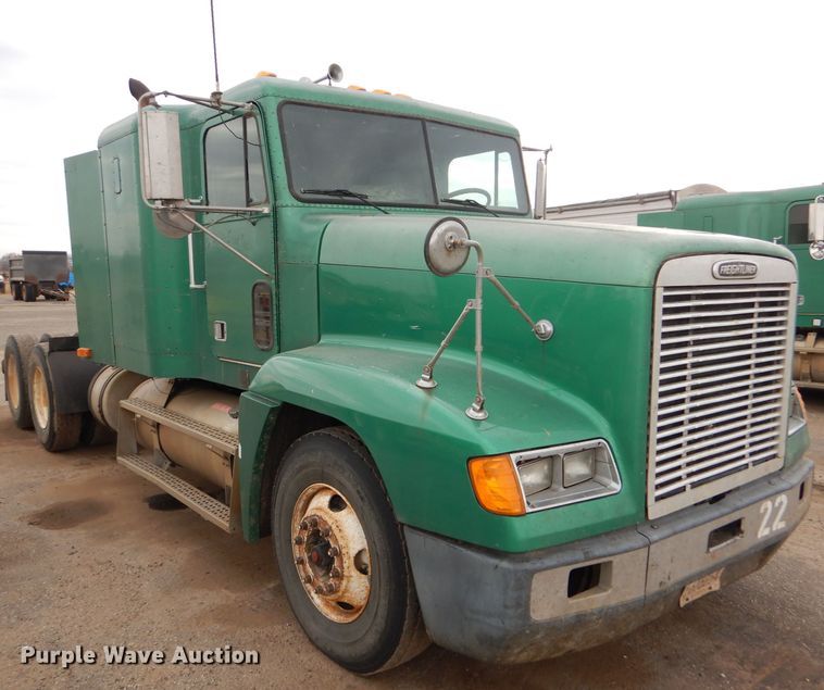 image for item GE9503 1999 Freightliner FLD120 semi truck