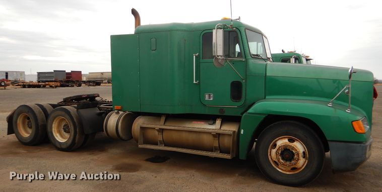 image for item GE9503 1999 Freightliner FLD120 semi truck