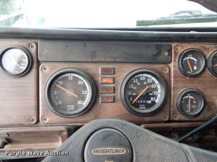 image for item GE9503 1999 Freightliner FLD120 semi truck