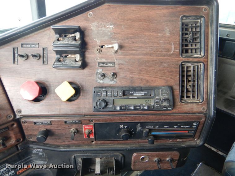 image for item GE9503 1999 Freightliner FLD120 semi truck