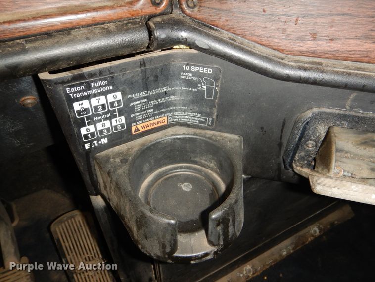 image for item GE9503 1999 Freightliner FLD120 semi truck