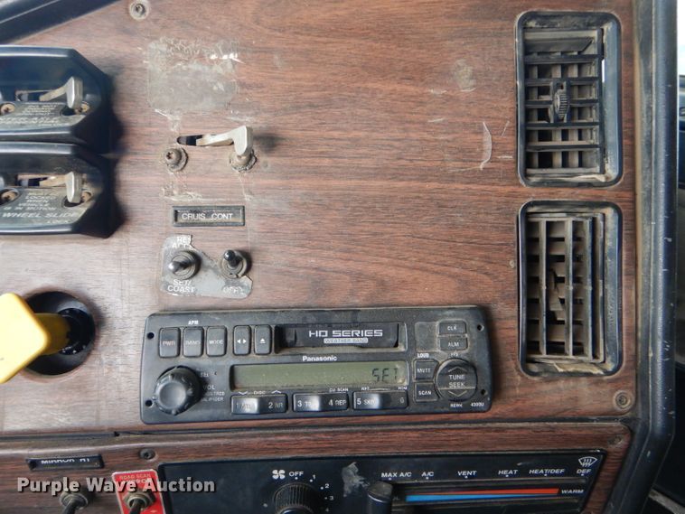 image for item GE9503 1999 Freightliner FLD120 semi truck