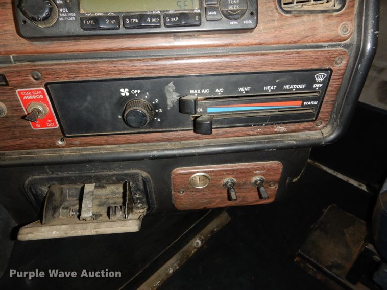 image for item GE9503 1999 Freightliner FLD120 semi truck