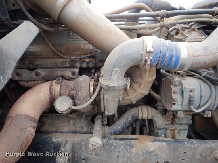 image for item GE9503 1999 Freightliner FLD120 semi truck