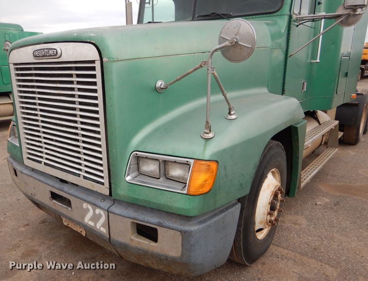 image for item GE9503 1999 Freightliner FLD120 semi truck