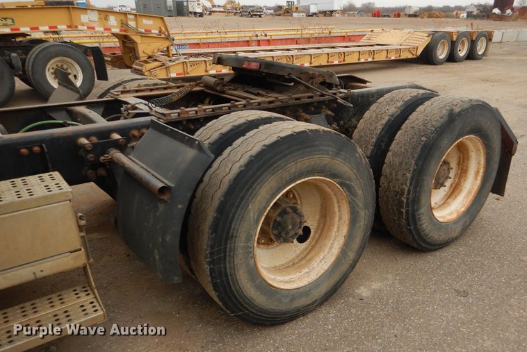 image for item GE9503 1999 Freightliner FLD120 semi truck