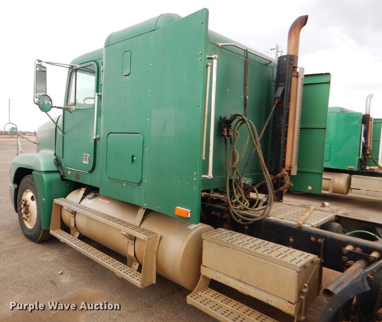 image for item GE9503 1999 Freightliner FLD120 semi truck
