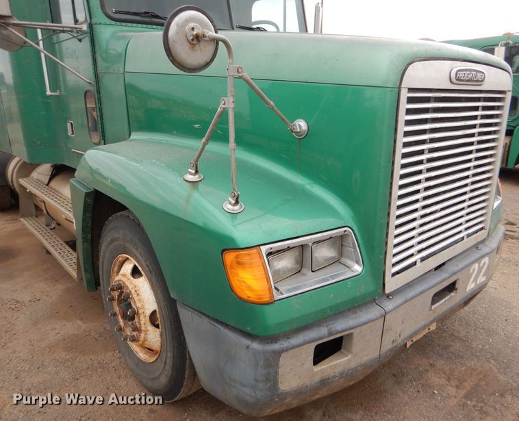 image for item GE9503 1999 Freightliner FLD120 semi truck