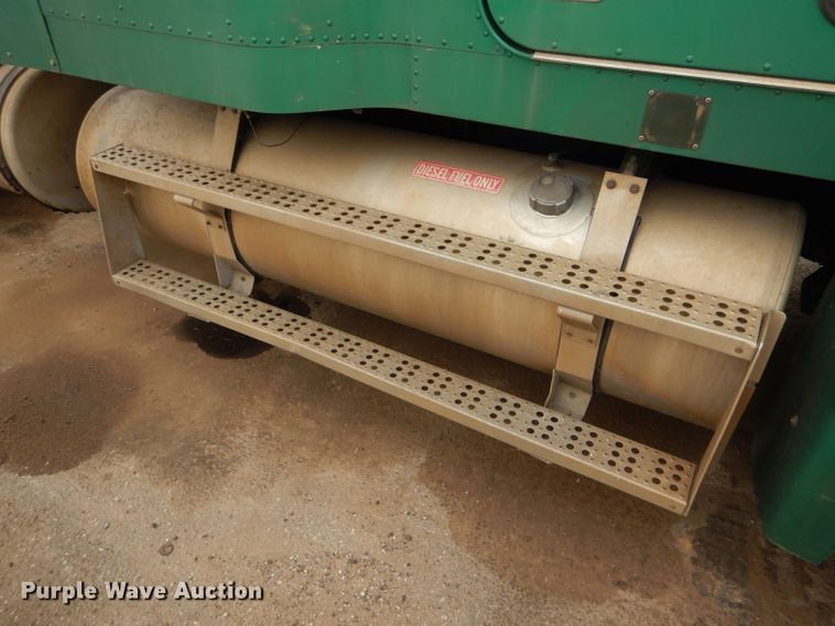 image for item GE9503 1999 Freightliner FLD120 semi truck