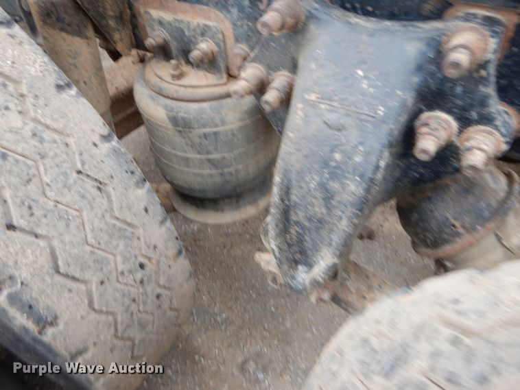 image for item GE9503 1999 Freightliner FLD120 semi truck