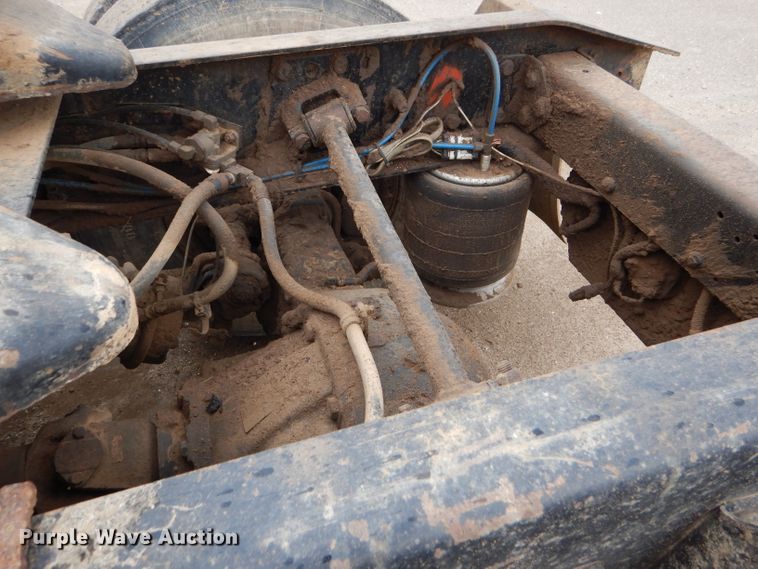 image for item GE9503 1999 Freightliner FLD120 semi truck