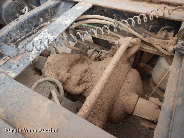 image for item GE9503 1999 Freightliner FLD120 semi truck