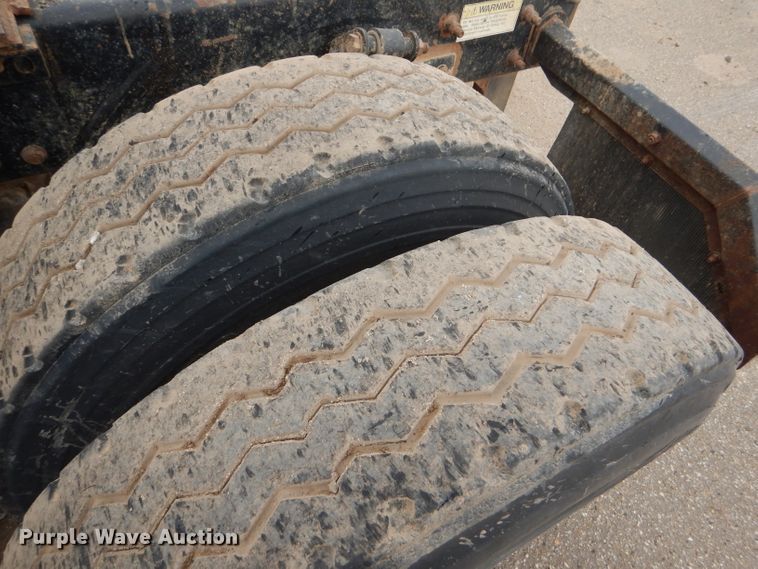 image for item GE9503 1999 Freightliner FLD120 semi truck