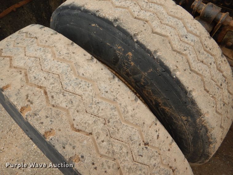 image for item GE9503 1999 Freightliner FLD120 semi truck