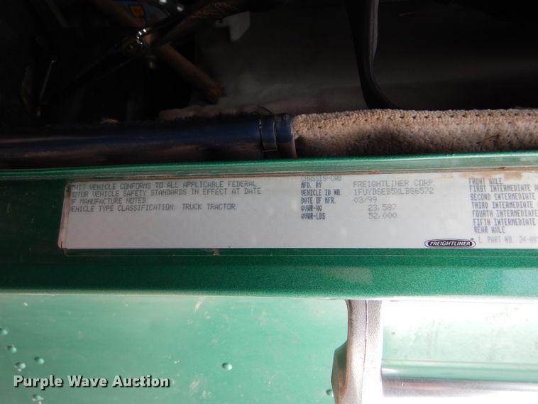 image for item GE9503 1999 Freightliner FLD120 semi truck