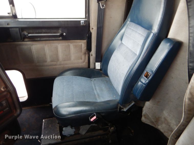 image for item GE9504 1999 Freightliner FLD120 semi truck