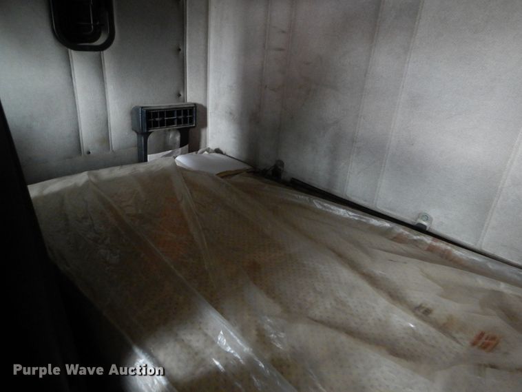 image for item GE9504 1999 Freightliner FLD120 semi truck