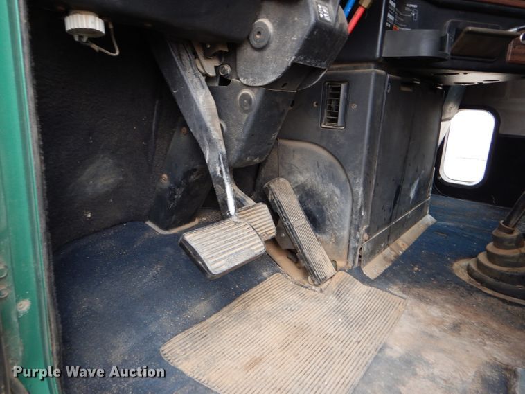 image for item GE9504 1999 Freightliner FLD120 semi truck