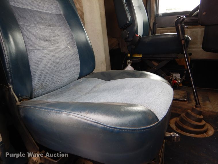 image for item GE9504 1999 Freightliner FLD120 semi truck