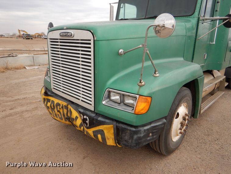 image for item GE9504 1999 Freightliner FLD120 semi truck