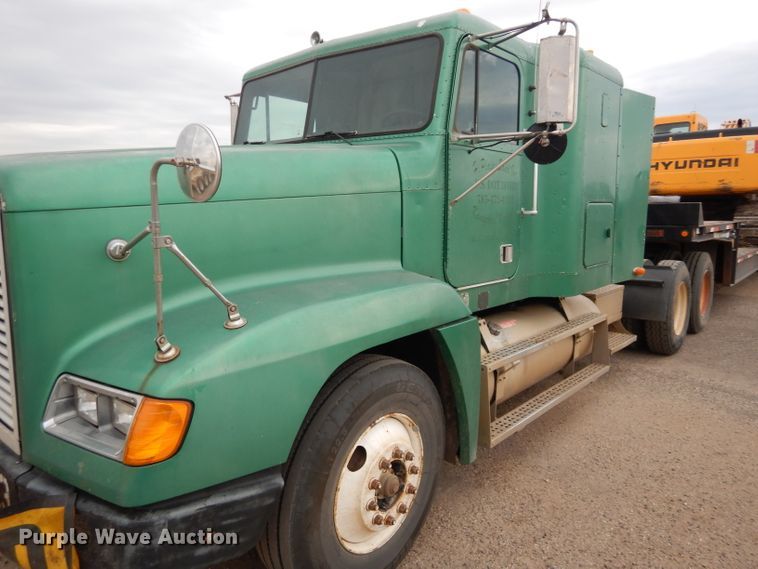 image for item GE9504 1999 Freightliner FLD120 semi truck