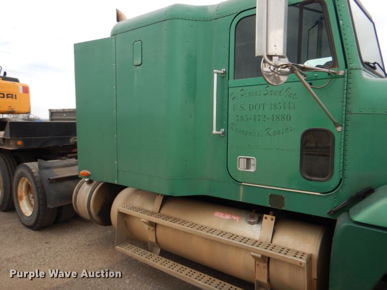 image for item GE9504 1999 Freightliner FLD120 semi truck