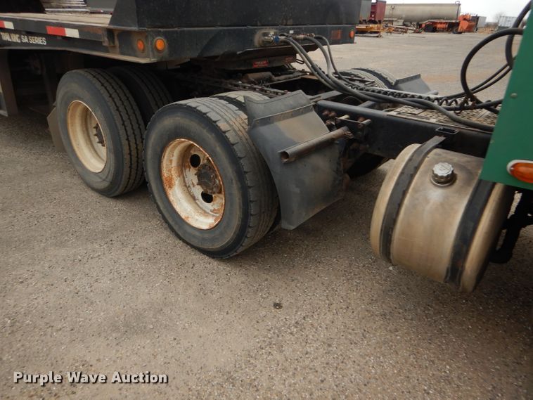 image for item GE9504 1999 Freightliner FLD120 semi truck