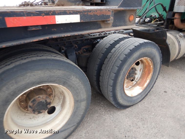 image for item GE9504 1999 Freightliner FLD120 semi truck